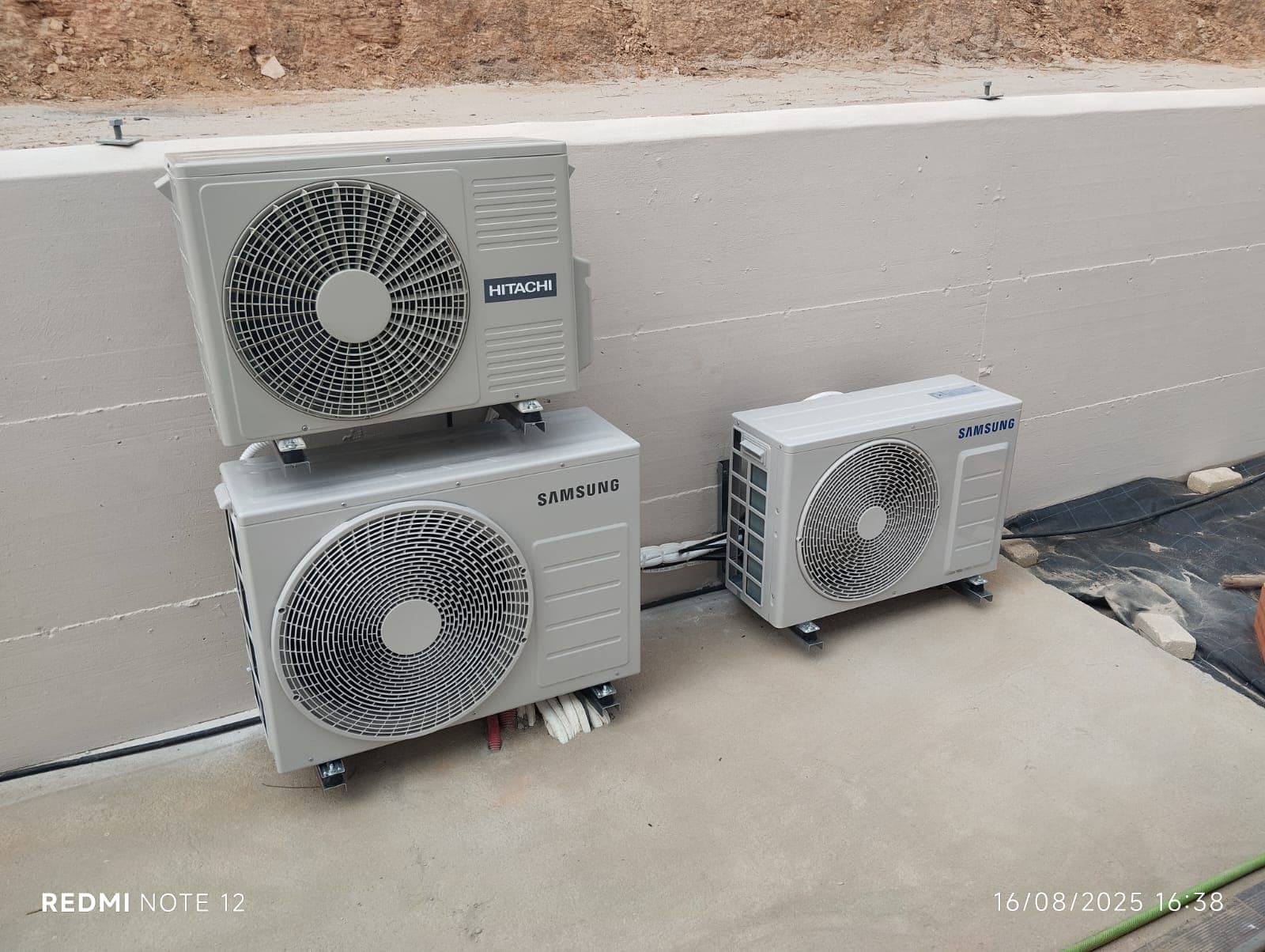 Equipa Climatiza+ em obra no Algarve